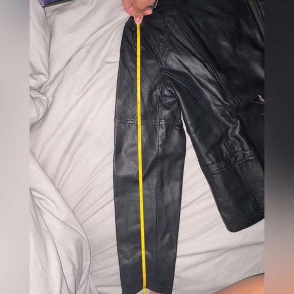 GAP LEATHER JACKET - Picture 5 of 6